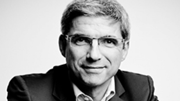 Guy Colleau was from 2003 to 2013 CEO of Castorama France, then he moved to the British parent company Kingfisher.